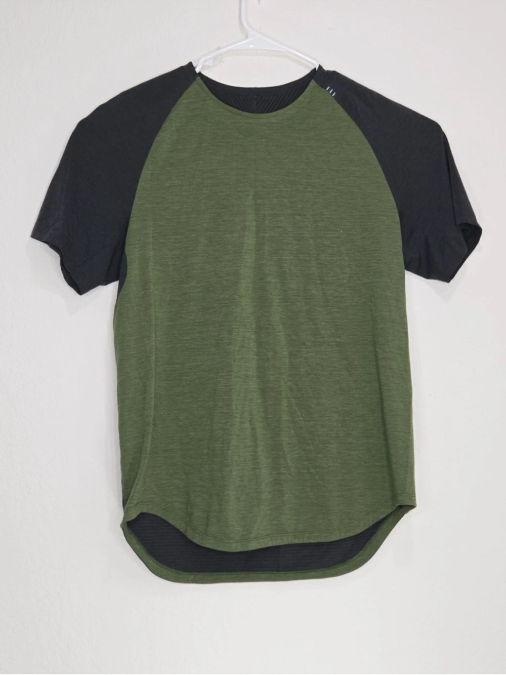 Lululemon Always Agile Short Sleeve Loden Green / Obsidian Size S Mens
